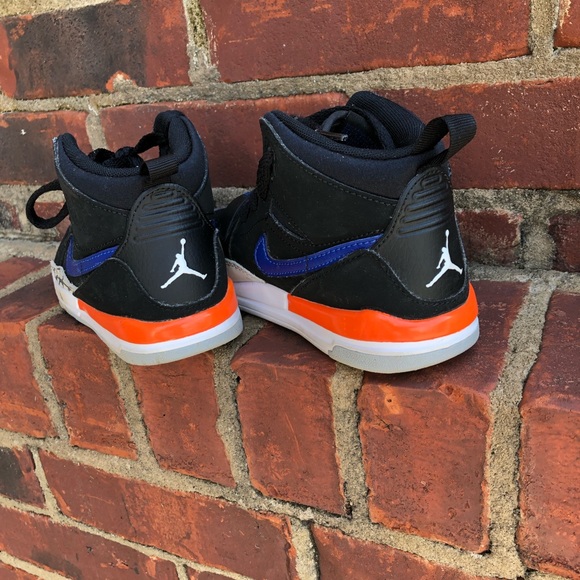 Little boys size 12c Nike’s - Picture 3 of 3